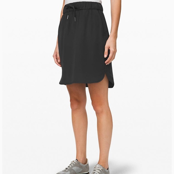 lululemon athletica Dresses & Skirts - NWT! Lululemon On the Fly black skirt Size 2